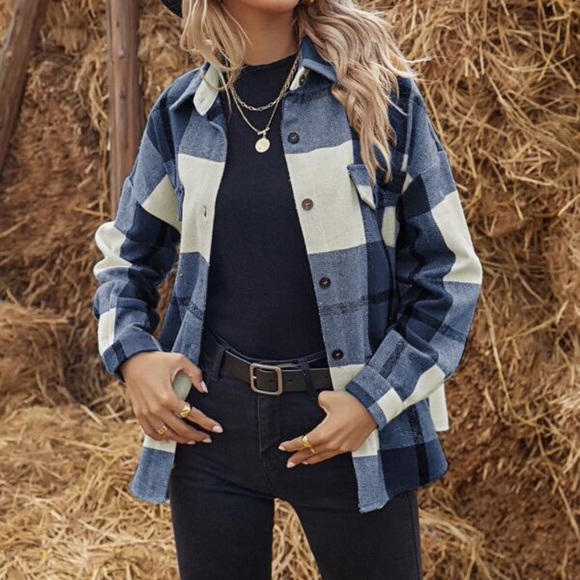 Plaid Khaki Tan pocket button up shacket Top Oversized - Picture 7 of 11